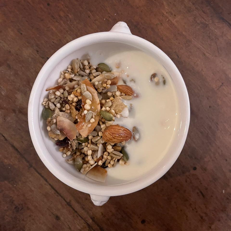 Yogurt Cabra + Granola Fermentada